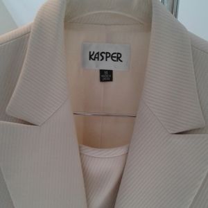 Kasper 2 pc suit size 14 New! With tags